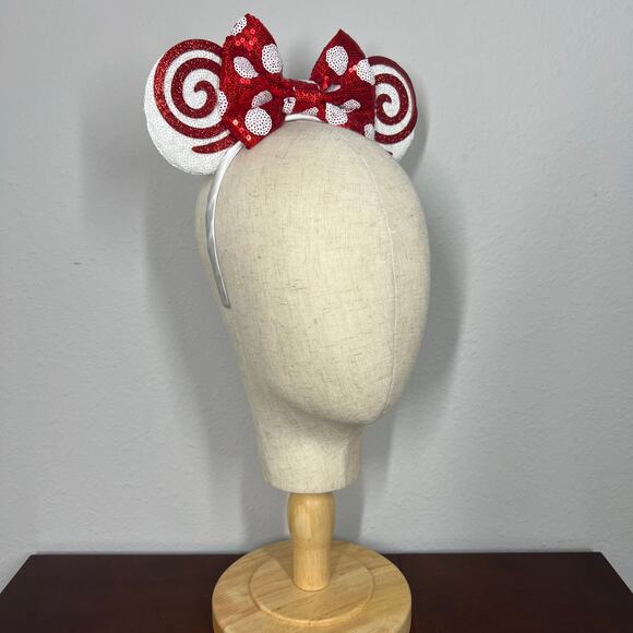 🎄 Peppermint Swirl Minnie Ears | Disney-Inspired Christmas Mouse Ears Headband - Picture 5 of 5